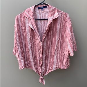 Flowy collar cropped shirt